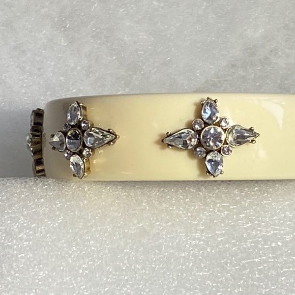 NWT - Banana Republic Acrylic Bangle with Multiple Stone Detail - Picture 4 of 6